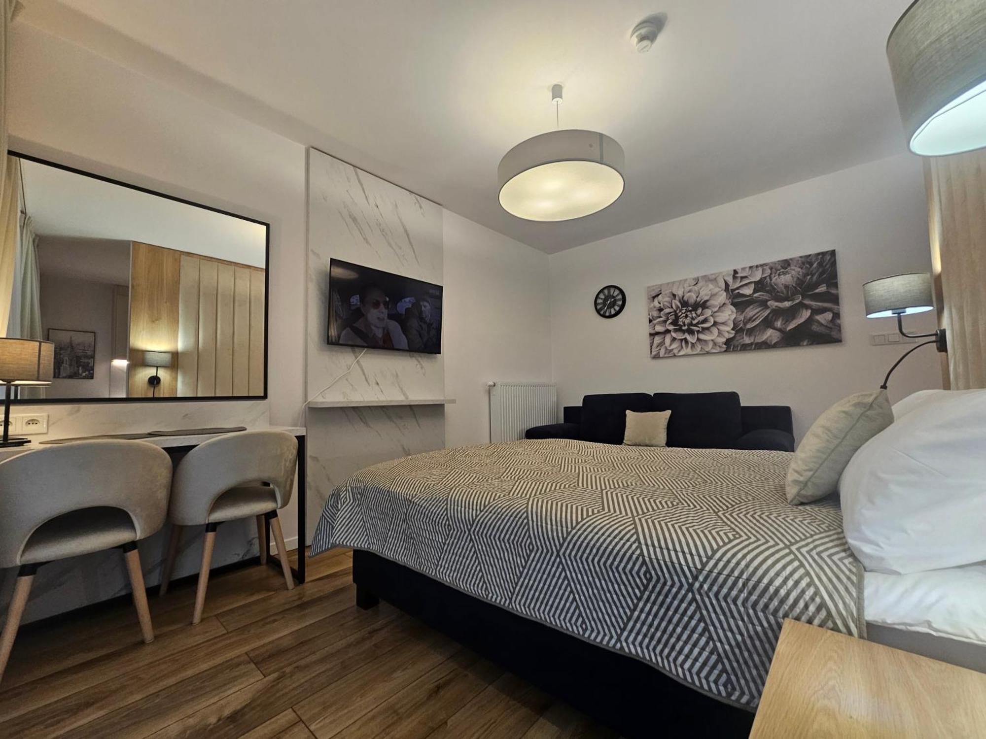 City Sense New Apartments - Main Station And City Center Вроцлав Екстер'єр фото