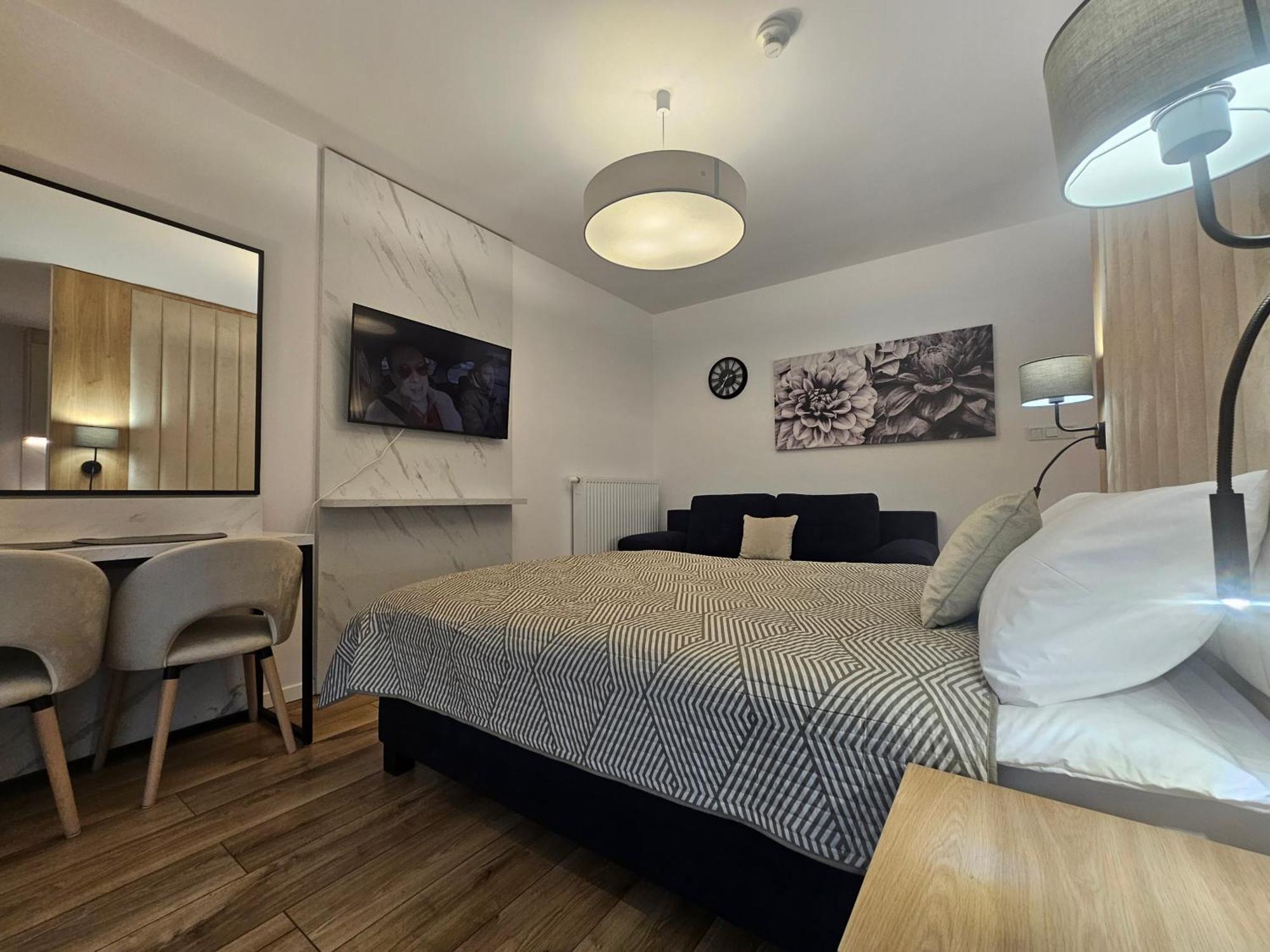 City Sense New Apartments - Main Station And City Center Вроцлав Екстер'єр фото