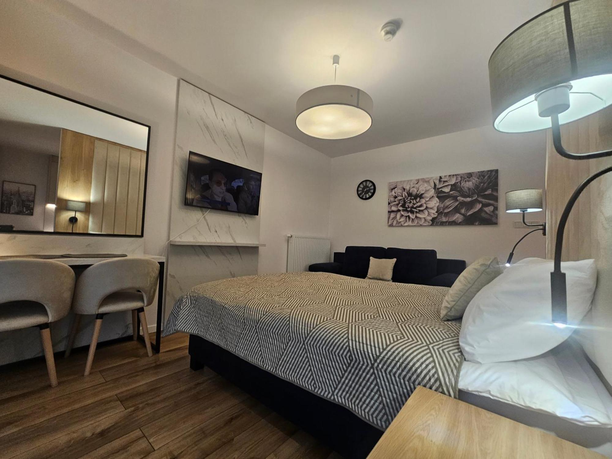 City Sense New Apartments - Main Station And City Center Вроцлав Екстер'єр фото